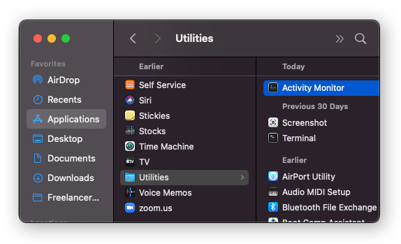 Navegação na pasta Utilitários para abrir o Monitor de atividades no macOS Big Sur.