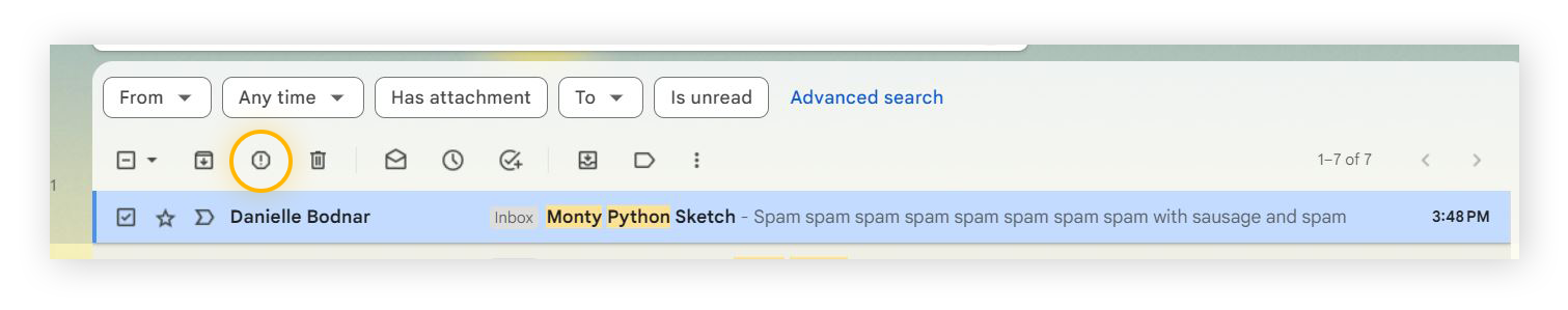 Imagen de la barra de menús de Gmail con el icono de Denunciar spam resaltado.
