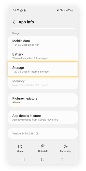 Acceso a la información de almacenamiento de la aplicación dentro de los ajustes de información de la aplicación para Android.