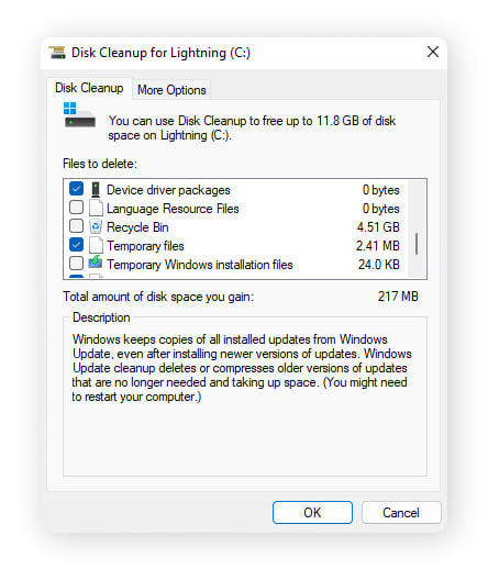 Selección de archivos temporales en la utilidad Liberador de espacio en disco en Windows 11.