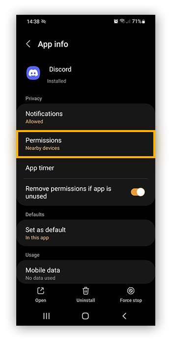 Opzione "Autorizzazioni" evidenziata nelle informazioni dell'app "Discord"