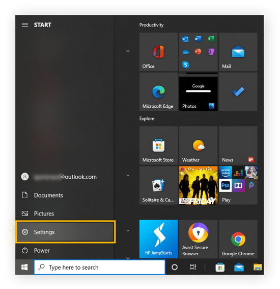 Navigating to Settings via the Windows 10 Start menu