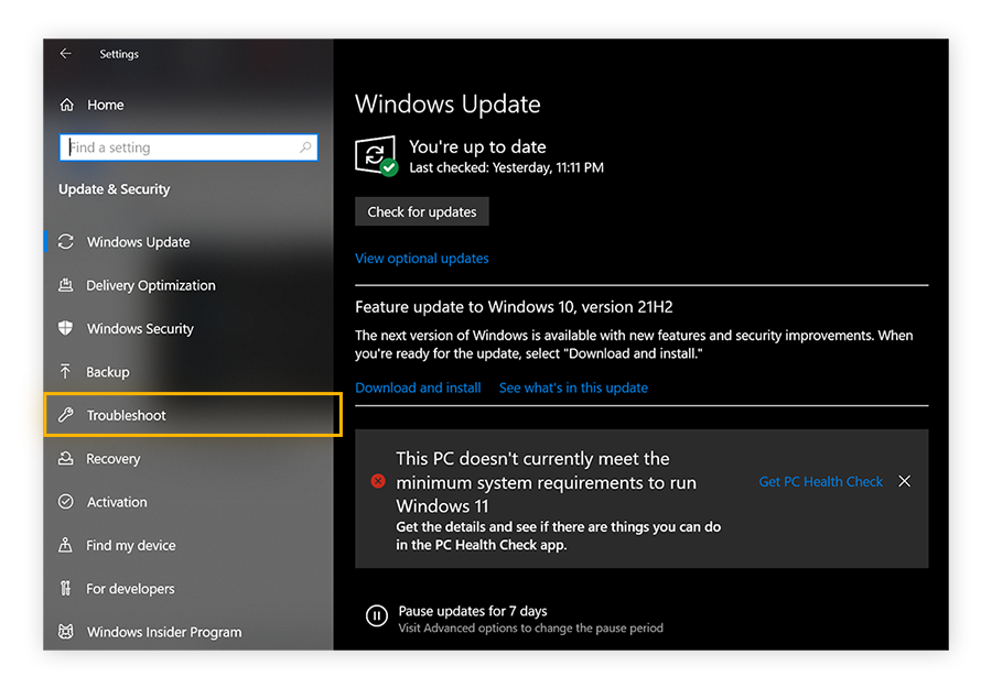 Aperçu de l’écran Windows Update dans les paramètres de Windows. L’option Récupération est entourée.