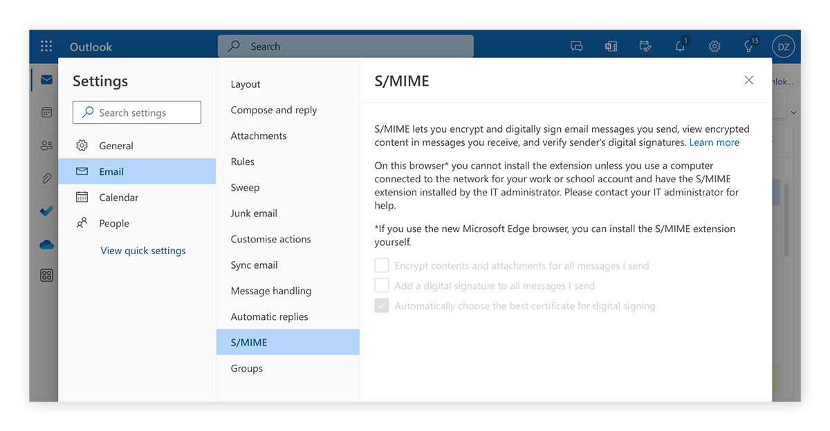 Nas Configurações do Outlook, o menu E-mail é destacado, assim como a opção S/MIME