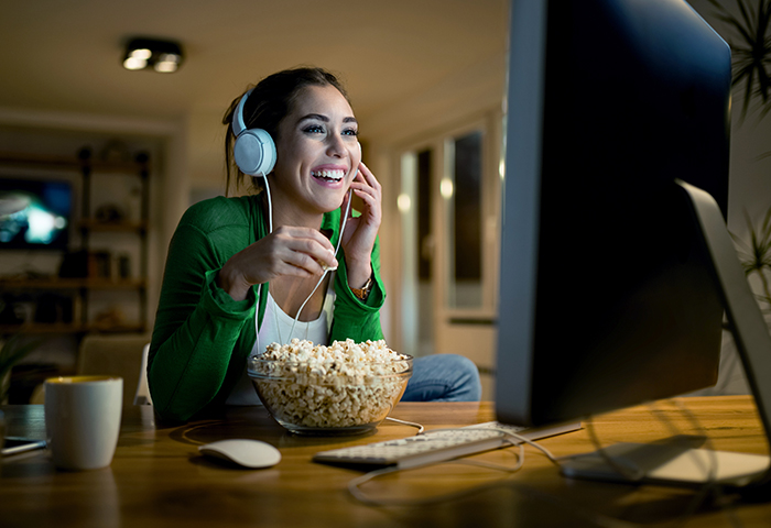Como assistir TV online grátis no PC? Acompanhe emissoras e streaming