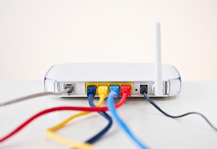 Cómo puedes conectar tu teléfono por cable a internet y qué ventajas ofrece